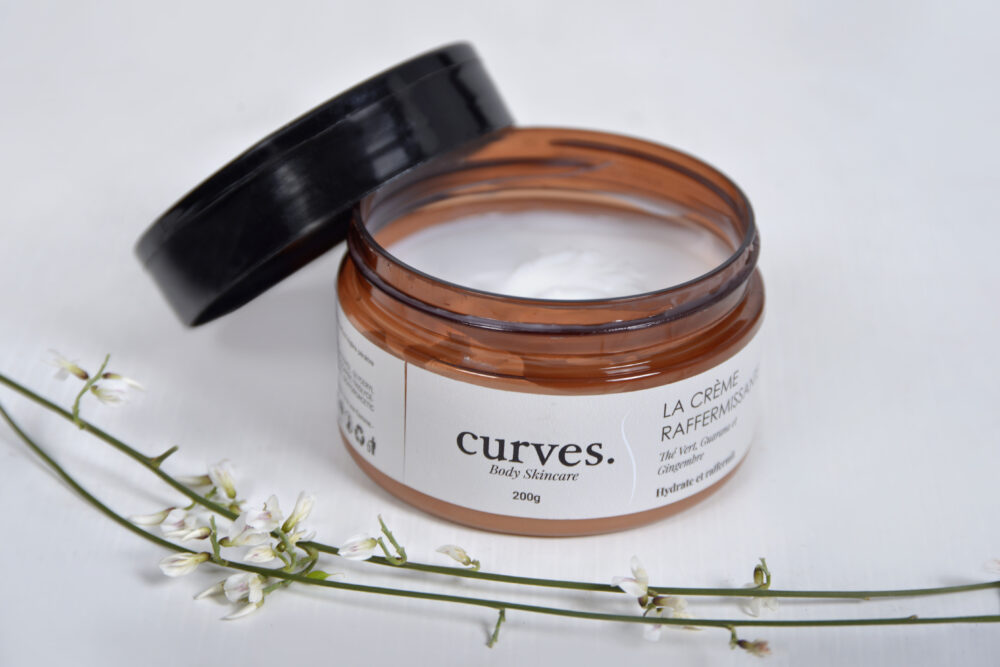 Crème raffermissante hydratante, enrichie en extraits naturels de thé vert, gingembre et guarana, pour tonifier et revitaliser la peau.